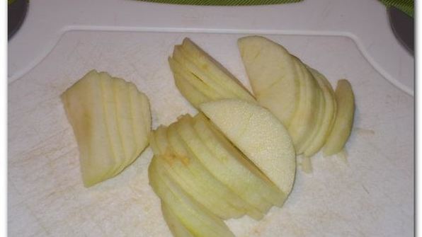 свинина с картофелем, яблоком и сельдереем