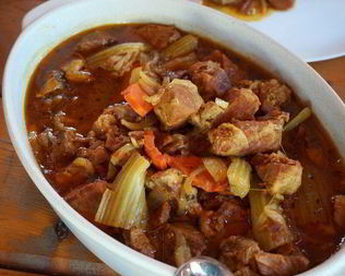 Свинина в сельдерее