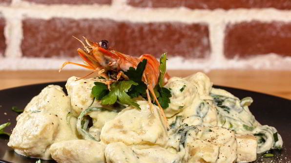 ньокки с соусом из креветок