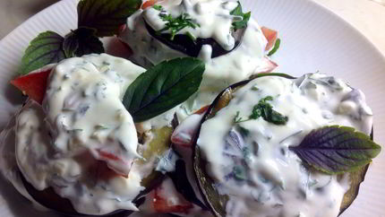 Баклажаны со сметаной и зеленью