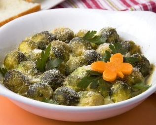 Брюссельская капуста в сливках