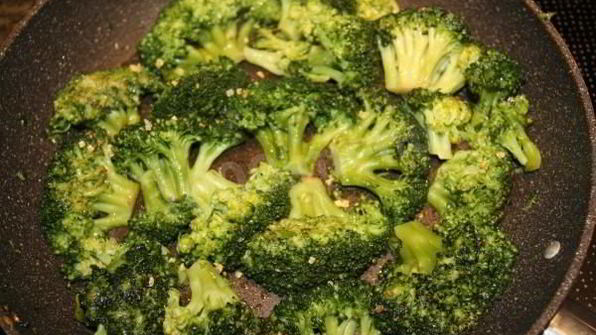 капуста брокколи жареная