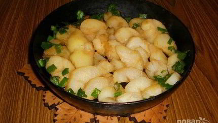 Картофель, запеченный в соевом соусе с чесноком