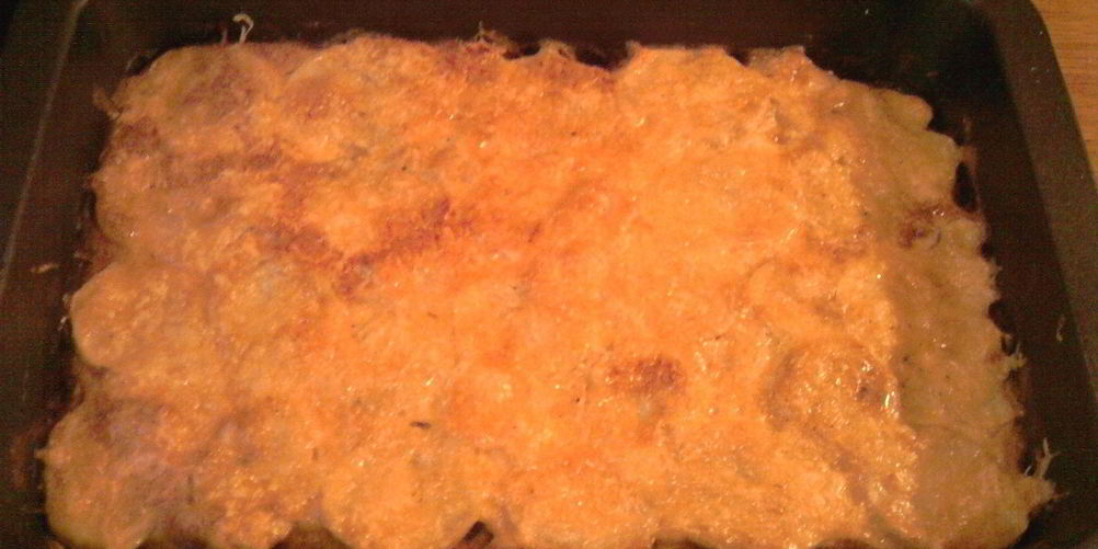 Рецепт картофельного гратен с курицей, грибами и сыром