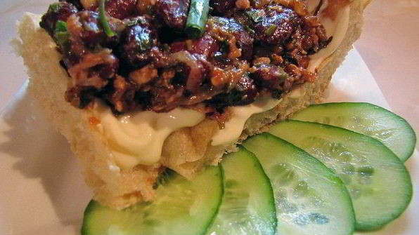 лобио и плавленный сыр с лавашом