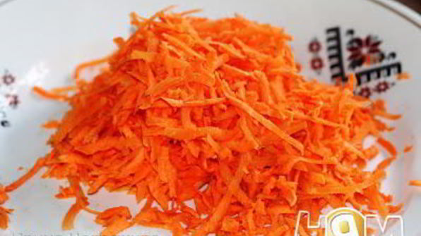 молодая капуста тушеная с луком и морковкой