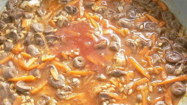 перловая крупа с куриными сердцами и фасолью