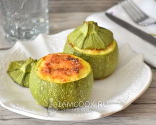 Цукини, фаршированные мясом индейки и сыром