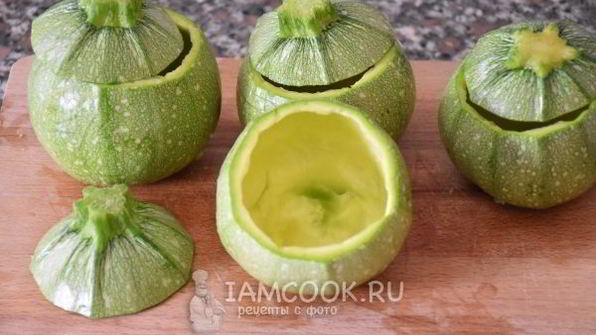 цукини, фаршированные мясом индейки и сыром