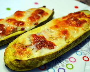 Цукини, запеченные с начинкой