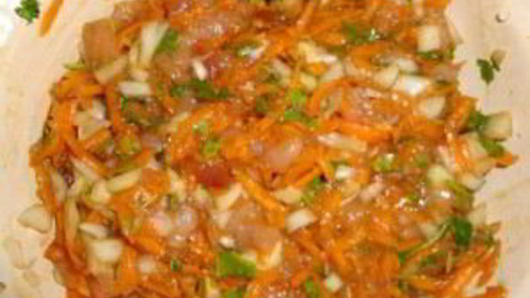 цветная капуста с яйцом и помидорами