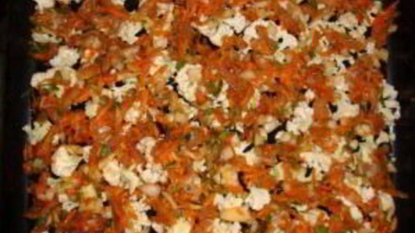 цветная капуста с яйцом и помидорами