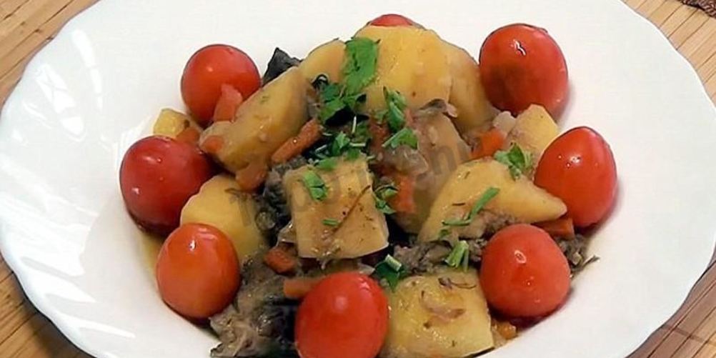 Рецепт тушеной картошки с тушенкой в мультиварке