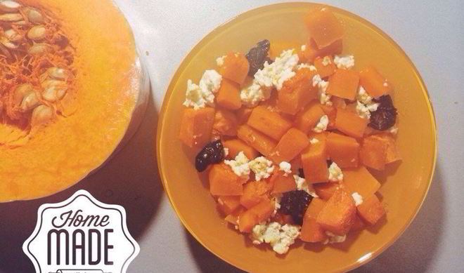Тушеная тыква с творогом и сухофруктами