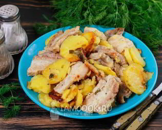 Запеченная картошка с мясом в мультиварке