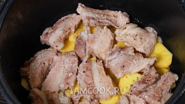 запеченная картошка с мясом в мультиварке