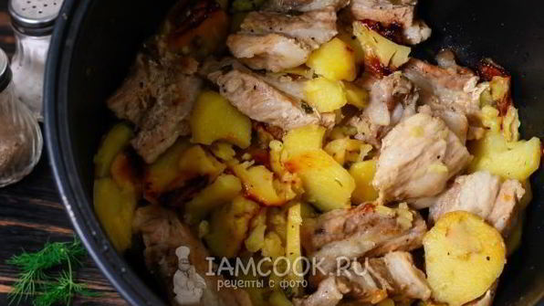 запеченная картошка с мясом в мультиварке