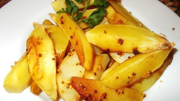 запеченные дольки картофеля