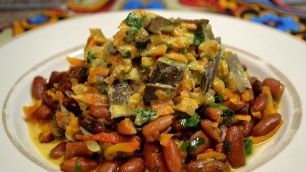 фасоль и печень свиная