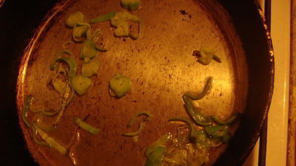 говяжья печень с грибным соусом