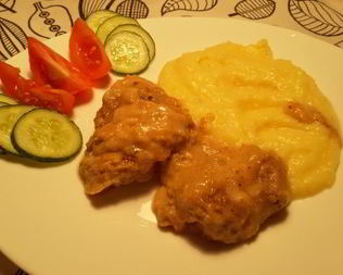 Говяжья печень в сметанном соусе