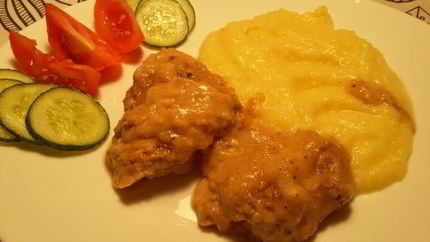 Говяжья печень в сметанном соусе