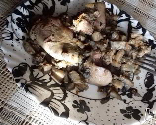 Куриная печень с грибами