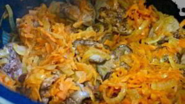 куриная печень с морковью