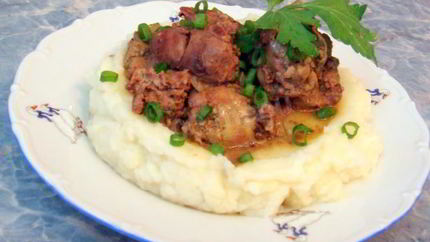 Куриная печень в мультиварке с луком и травами