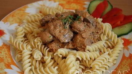 Куриная печень в сметане