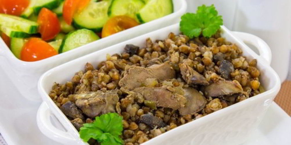 Рецепт куриной печени, жаренной с грибами и гречкой
