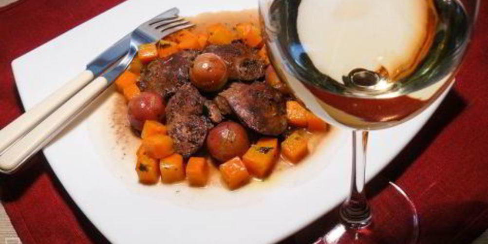 Рецепт куриной печенки с виноградом и жареным луком