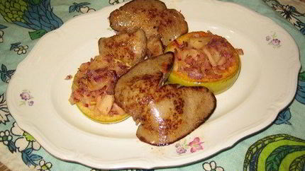 Печень кролика с яблочным чатни