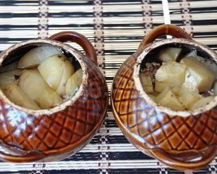 Печень с грибами запеченная в горшочке