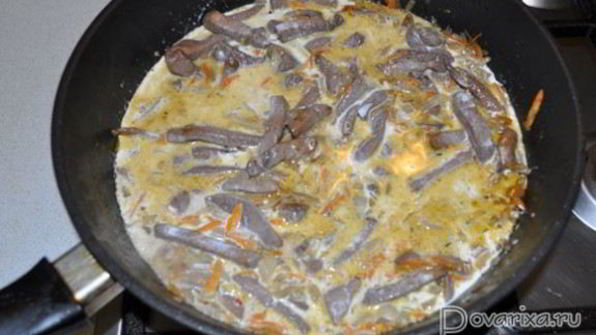 печень, тушенная в сливках