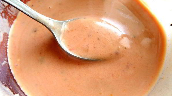 печень в горшочке в сметанно-томатном соусе с овощами