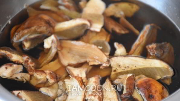 печень жареная с белыми грибами