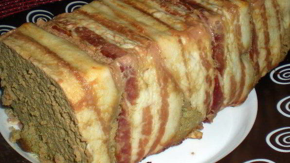 телячья печень, запеченная с беконом