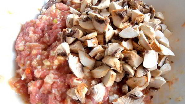 воскресное мясное кольцо с печенью и грибами