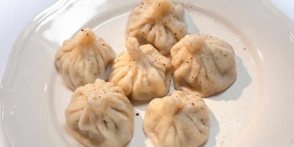 Рецепт хинкали с базиликом и перцем чили