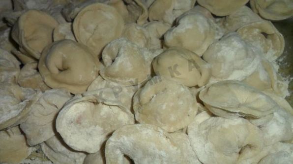 пельмени с креветками и сыром