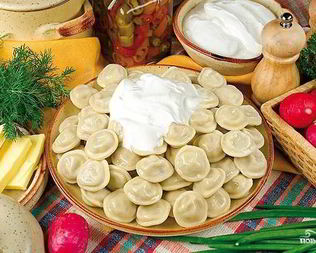Пельмени с творогом и зеленым луком
