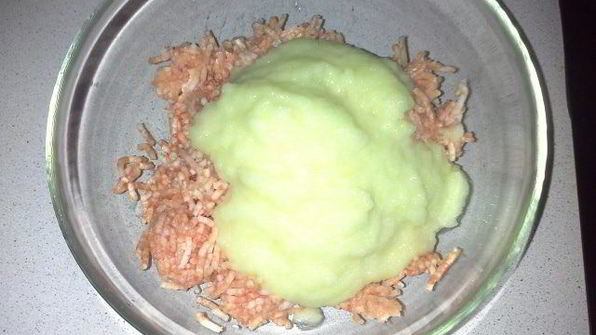 пельмени-ушки из морковного теста