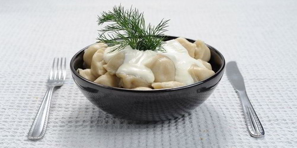 Рецепт пельменей в горшочке в молоке