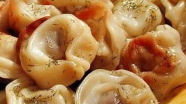 вкусные жареные пельмени