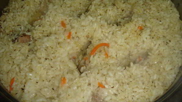 плов из курицы с изюмом