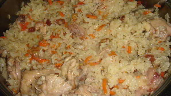 плов из курицы с изюмом