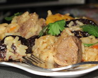 Плов с бараниной и сухофруктами
