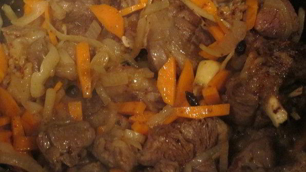 плов с бараниной и сухофруктами