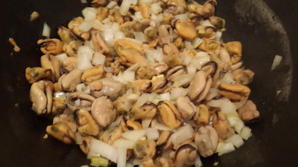 плов с мидиями